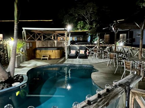 สระว่ายน้ำ, แองเคอร์ ลอดจ์ รีสอร์ท (Anchor Lodge Resort) in โคโรแมนเดล