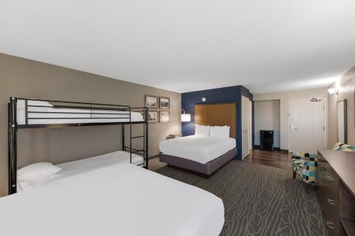 Comfort Inn & Suites Tipp City - I-75