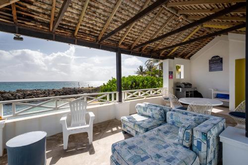 Jamaica Time Driftwood at Sea Palms 3BR 3BA Condo in Ocho Rios with Pool and Beach Front with Views ONLY 10 Mins from Ochi Intl Airport Direct flight from Miami