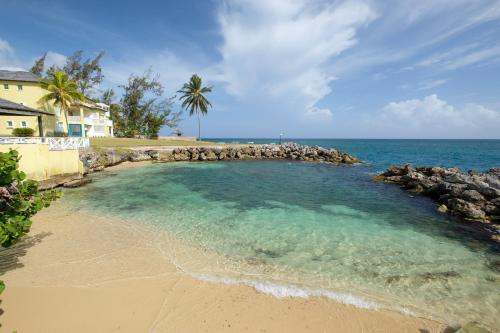 Jamaica Time Driftwood at Sea Palms 3BR 3BA Condo in Ocho Rios with Pool and Beach Front with Views ONLY 10 Mins from Ochi Intl Airport Direct flight from Miami