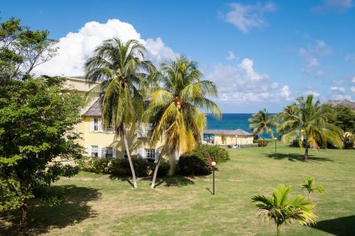 Jamaica Time Driftwood at Sea Palms 3BR 3BA Condo in Ocho Rios with Pool and Beach Front with Views ONLY 10 Mins from Ochi Intl Airport Direct flight from Miami