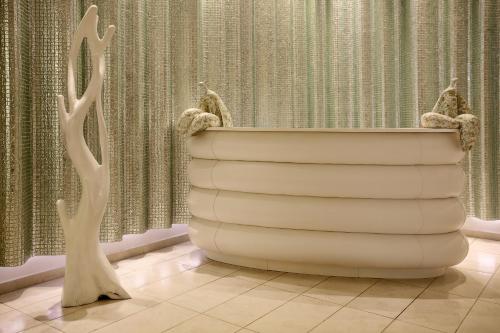 Salvator Villas & Spa Hotel - image 10