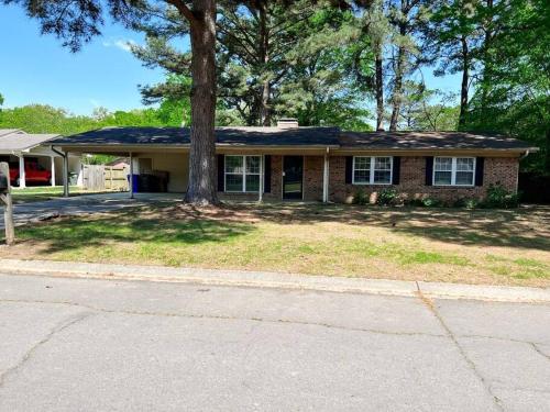 *NEW* Cozy Conway Home! in Conway, USA