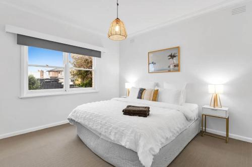 The Family Beachside Escape by Ready Set Stay - HOUSE near McLarens Dam