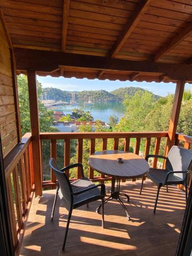 Double Room with Balcony and Sea View