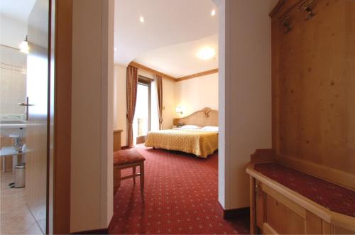 2 twin beds