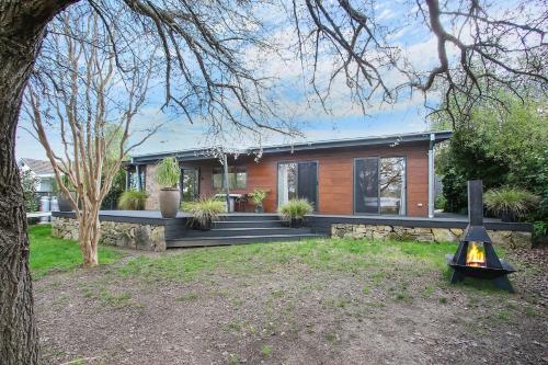 Millie & Pips Beechworth Bungalow