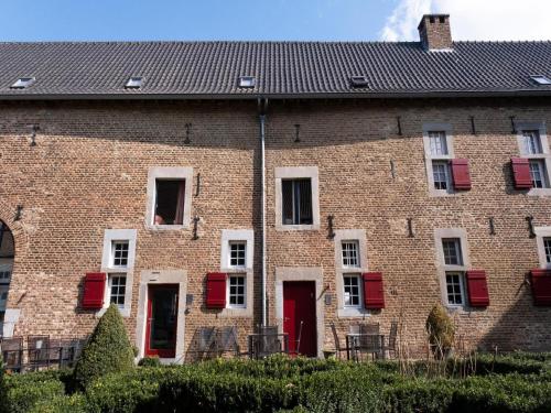 Located 10km from Maastricht towards the Belgium border