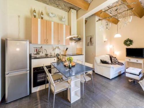  Apartments Meschermolen located 10km from Maastricht, Unterkunft in Withuis