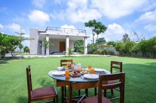 Garden, StayVista at Sukoon with Bonfire in Lucknow