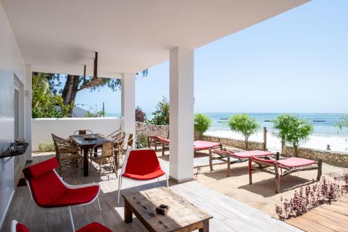 Ocean Blue Apartment with Panoramic Pool ZanzibarHouses