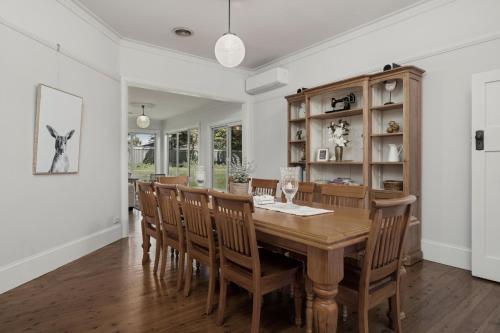 The Avenue Anahdale - Hidden 2.7 Acre Estate in town in Blayney