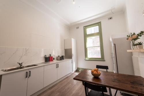 sala de TV, Sydney Central Inn in Sydney