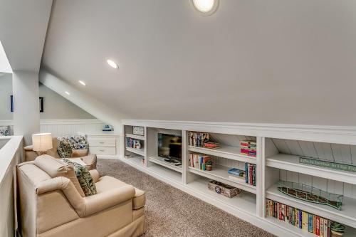 The Savoy Penthouse 601 (3 bedroom plus loft Sleeps 9) - image 6