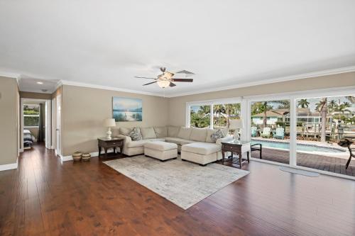 Fairlawn Court Pool Home - image 2