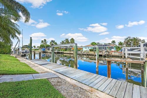 Fairlawn Court Pool Home - image 13