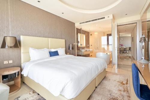 ALiving Supreme 3BR I Paramount Towers, Business Bay- 6104, Дубай (фото 5)