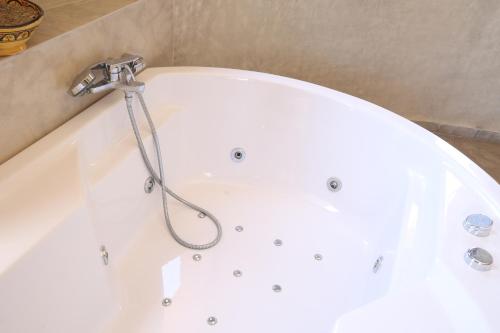 Ducha, Villa Tizra - Guest house in Bouznika