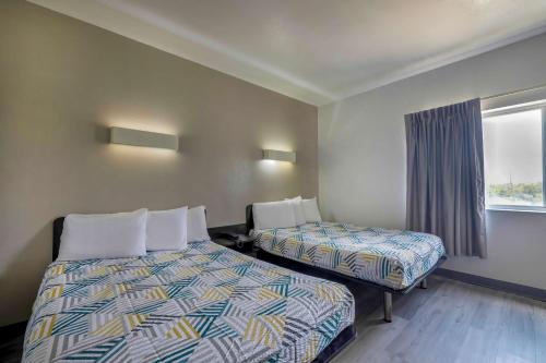 2 double beds