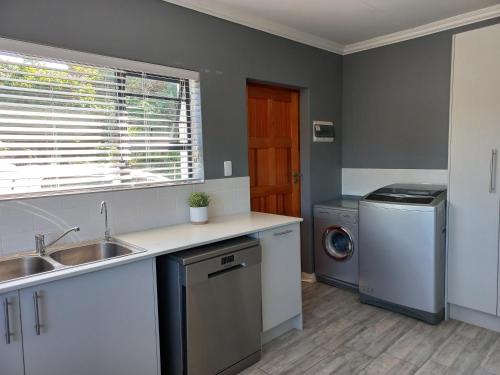 Dapur, The Beach House Paradise in Jeffreys Bay