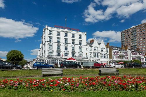 . Muthu Westcliff Hotel (Near London Southend Airport)