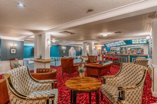 Bar/lounge, Muthu Westcliff Hotel (Near London Southend Airport) in Southend-on-Sea