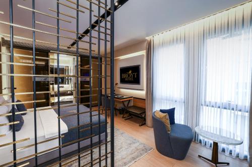 Broyt Suites - image 2