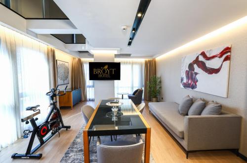 Broyt Suites - image 13