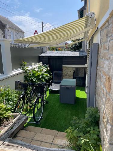 STUDIO 3 Mn de la PLAGE Terrasse Vélos Proche de la ville fortifiée - Chambre d'hôtes - Saint-Malo