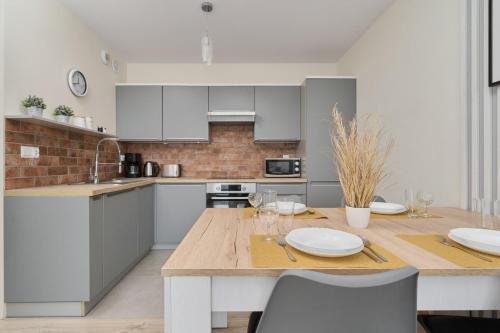 Apartment Piękna with PARKING Wrocław by Noclegi Renters, Breslau (Foto 4)
