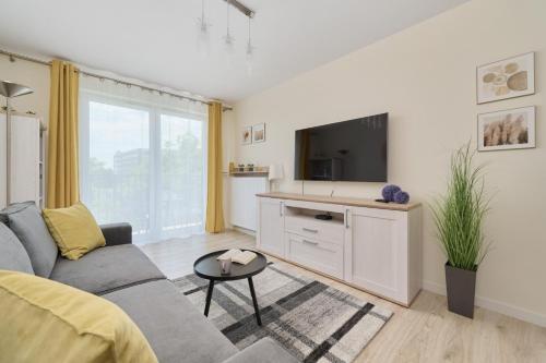 Apartment Piękna with PARKING Wrocław by Noclegi Renters - image 4