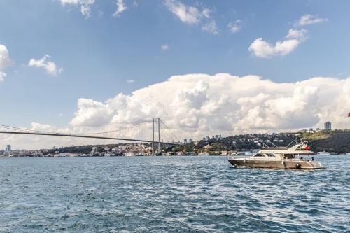 B&B Istanbul - Sea View Flat w Balcony Near Beylerbeyi Palace - Bed and Breakfast Istanbul