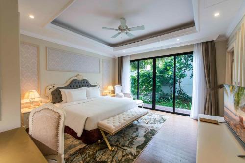 Nha Trang Marriott Resort & Spa, Hon Tre Island