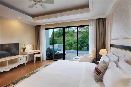 Nha Trang Marriott Resort & Spa, Hon Tre Island