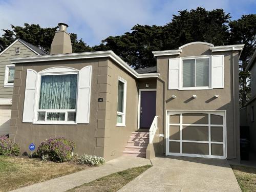 The Olympic- Mid-Century Home on the Golf Course