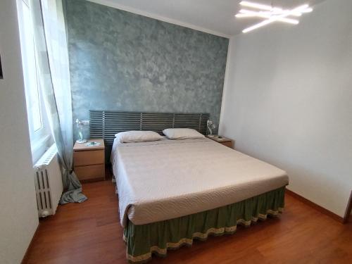 1 king bed, 1 twin bed