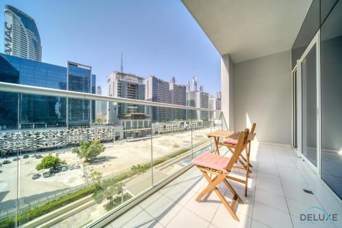 Contemporary 1BR at Vera Tower Business Bay by Deluxe Holiday Homes, Dubai (Foto 3)