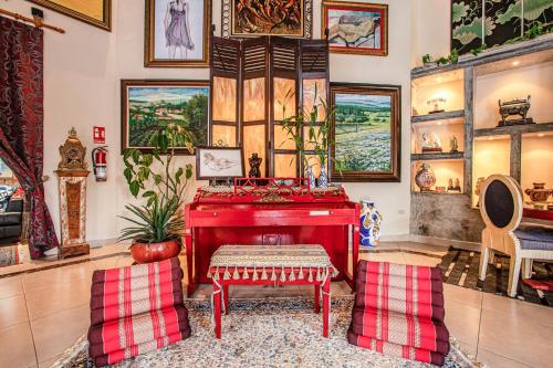 Shared lounge/TV area, Casa Madre Tierra in El Valle De Anton