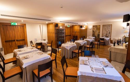 Food and beverages, Papillo Hotels & Resorts Roma in Rome West