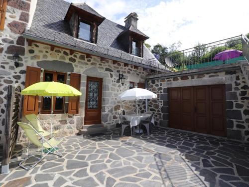 Gîte Thiézac, 3 pièces, 4 personnes - FR-1-742-74 - Thiézac