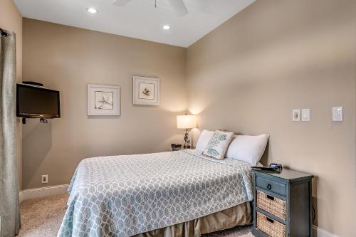 Low Tide Too (Sleeps 20) - image 2