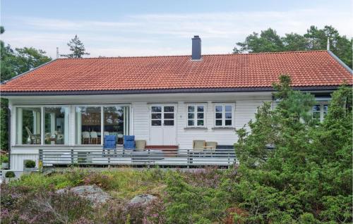 Cozy Home In Grimstad With House Sea View