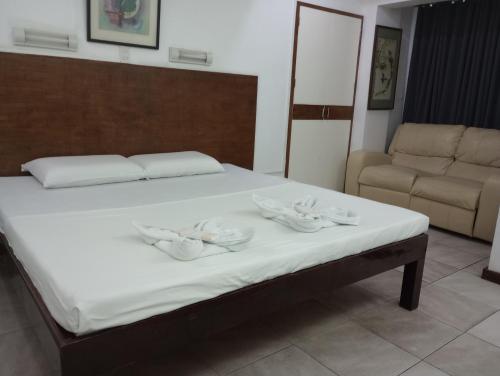 1 queen bed
