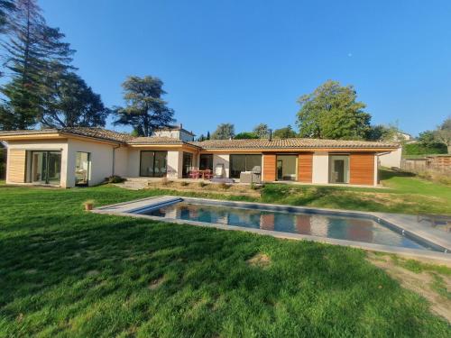 Superbe maison 234 m² avec piscine chauffée - Location, gîte - Saint-Didier-au-Mont-d'Or