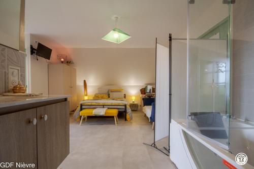 Les Volets Bleus in تريفول