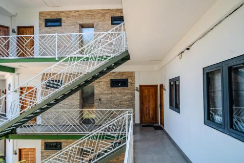 코모도 스위트 다운타운 매니지드 바이 CPM 발리 (Komodo Suites Downtown Managed by CPM Bali) in 라부안 바조