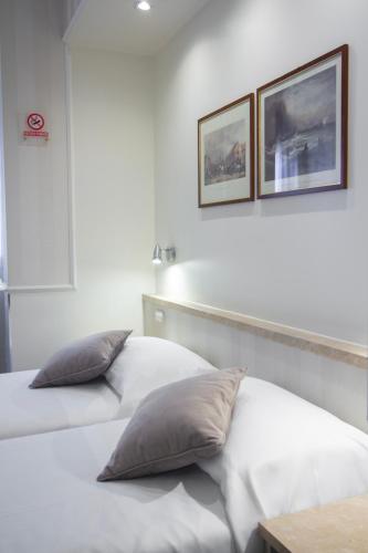 Hotel Flora - image 8