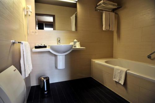 Flanders Hotel - image 3