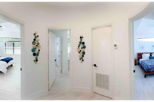 Pearl-By-The-Sea; Private Pool; Walk to the Beach in Fort Lauderdale, USA