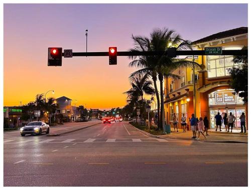 Pearl-By-The-Sea; Private Pool; Walk to the Beach in Fort Lauderdale, USA